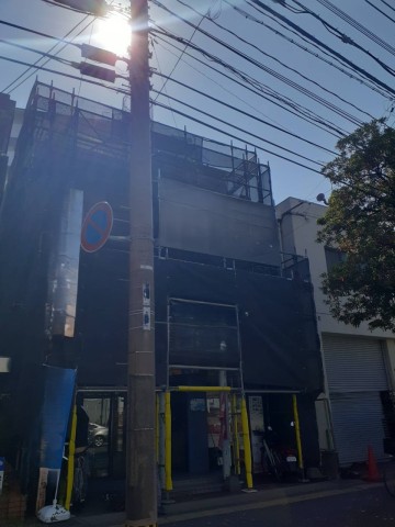 福岡市の中規模マンション　改修用足場