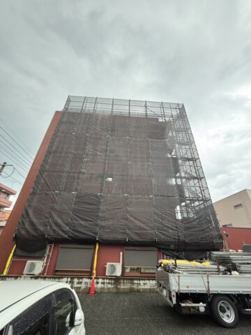 福岡市南区某ビル　部分補修用足場