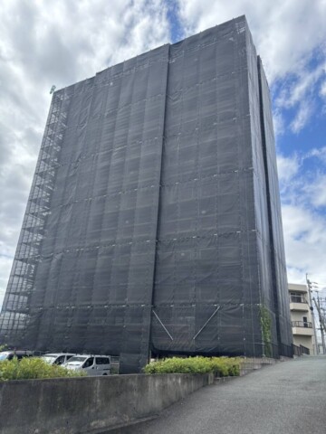 熊本県熊本市東区某マンション　大規模改修用足場