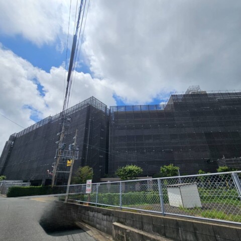 福岡県糸島市前原東某マンション　大規模改修工事用足場