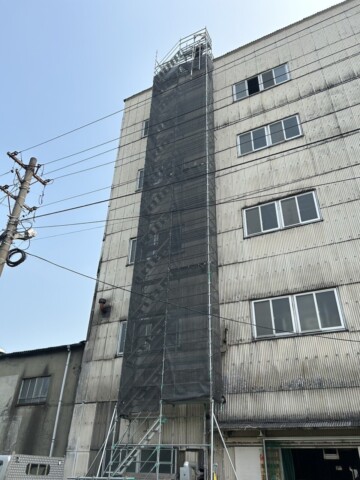 熊本県八代市三楽町某工場　屋根補修工事用昇降足場