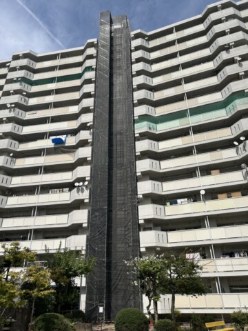 福岡市博多区某団地　緊急修繕工事用足場