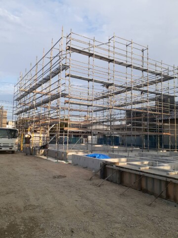 福岡市早良区某アパート　新築工事用足場