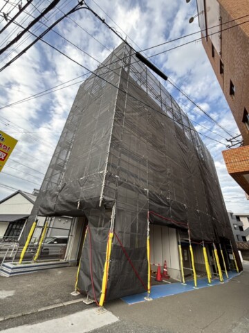 福岡県春日市某ビル　外壁改修工事用足場