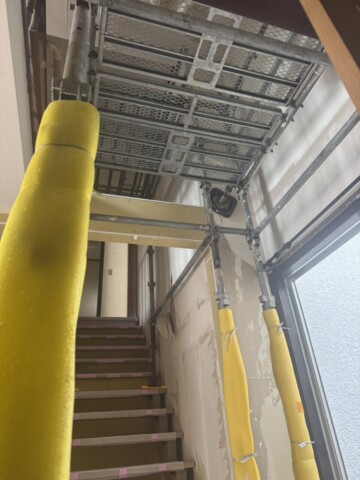 福岡市南区某住宅　吹抜け部分クロス張替用足場