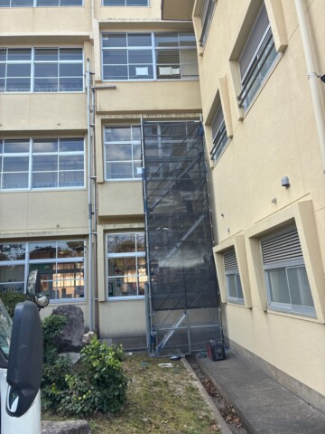 福岡県福岡市城南区某小学校　部分修繕工事用足場