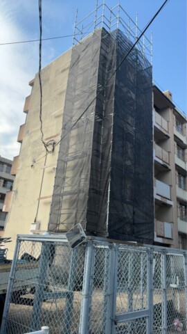 福岡県福岡市東区某団地　漏水部分修繕工事用足場組立