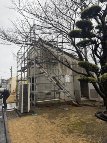 福岡県古賀市某工場　シャッター取替工事用足場