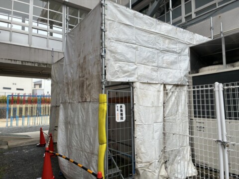 福岡県福岡市南区某小学校　部分外壁修繕工事用足場