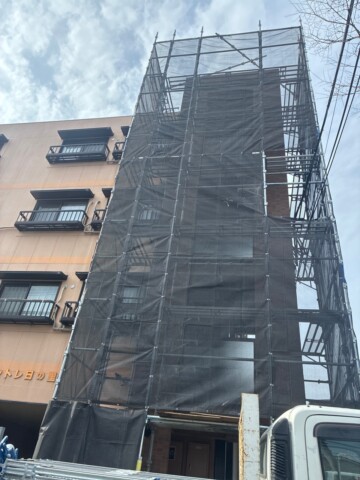 福岡県宗像市某マンション　階段部分修繕工事用足場