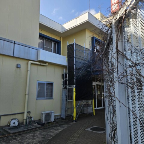 福岡県福岡市西区某病院防水工事用昇降足場