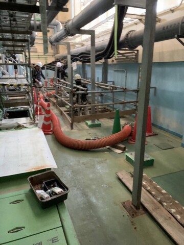 福岡県福岡市中央区某水処理場斫り用吊り足場
