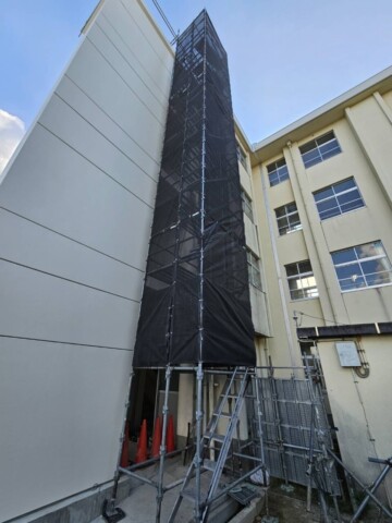 福岡県福岡市南区某中学校　部分改修工事用足場