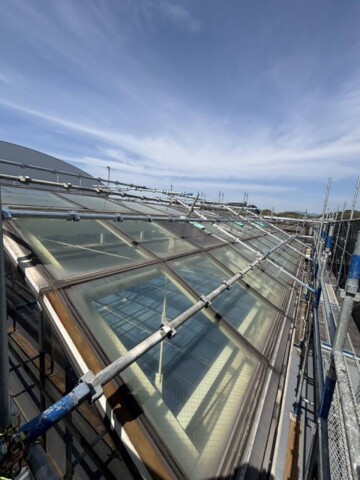 福岡県福岡市博多区某支援学校　ガラス交換用足場組立