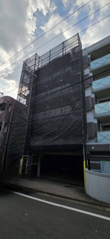 福岡県福岡市南区某マンション　部分修繕工事用足場