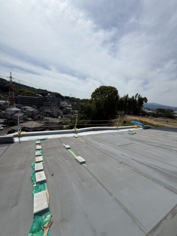 福岡県福岡市博多区某マンション　屋上防水工事スタンション組立