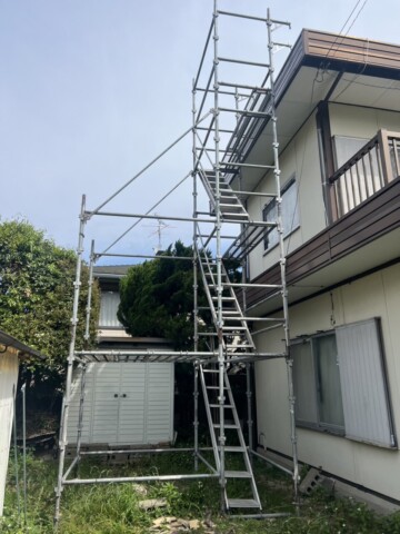 福岡県福岡市南区某住宅　屋根工事用昇降足場