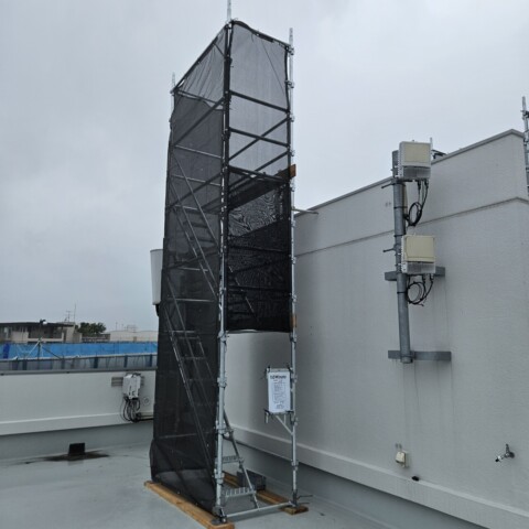 長崎県佐世保市某ビル　基地局増設工事用足場