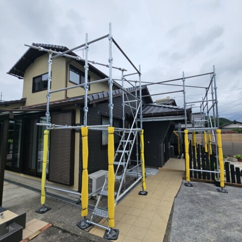 福岡県糟屋郡某住宅　外壁部分修繕工事用足場