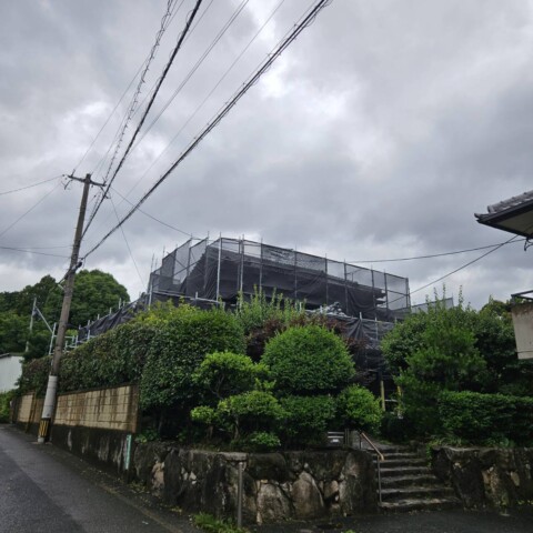 福岡県福岡市東区某住宅　外壁改修工事用足場