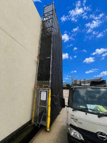 福岡県福岡市早良区某中学校　屋上防水工事用昇降足場