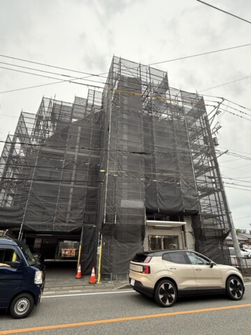 福岡県大野城市某マンション　外壁改修工事用足場