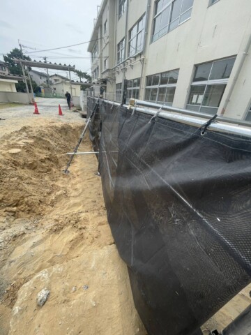 福岡県福岡市東区某小学校　落下防止用仮囲い