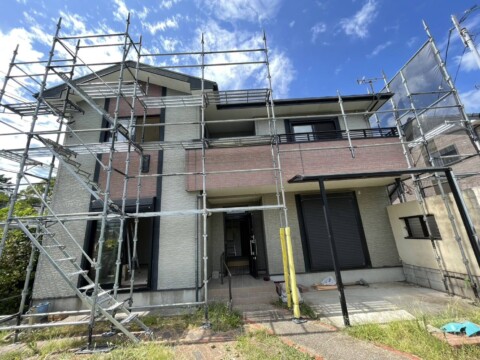 福岡県糟屋郡某住宅　外壁洗浄工事用足場