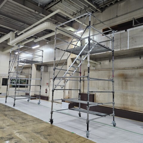福岡県古賀市某工場　内部ローリング足場
