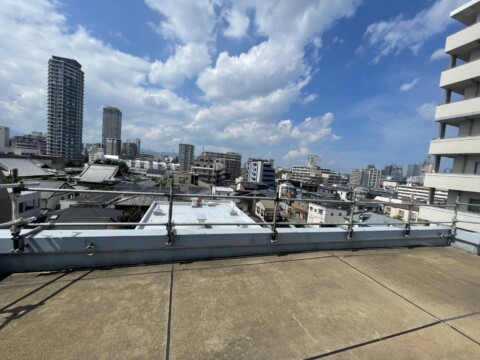 福岡県福岡市中央区某マンション　屋上防水工事落下防止スタンション