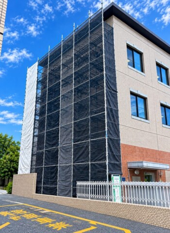福岡県福岡市早良区某ビル　部分修繕工事用足場