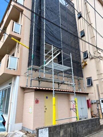 福岡県福岡市南区某マンション　部分修繕工事用足場