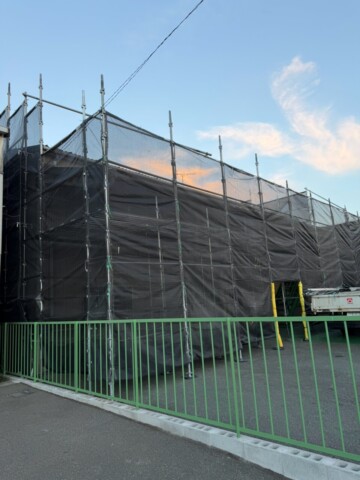 福岡県福岡市博多区某倉庫　外壁改修工事用足場
